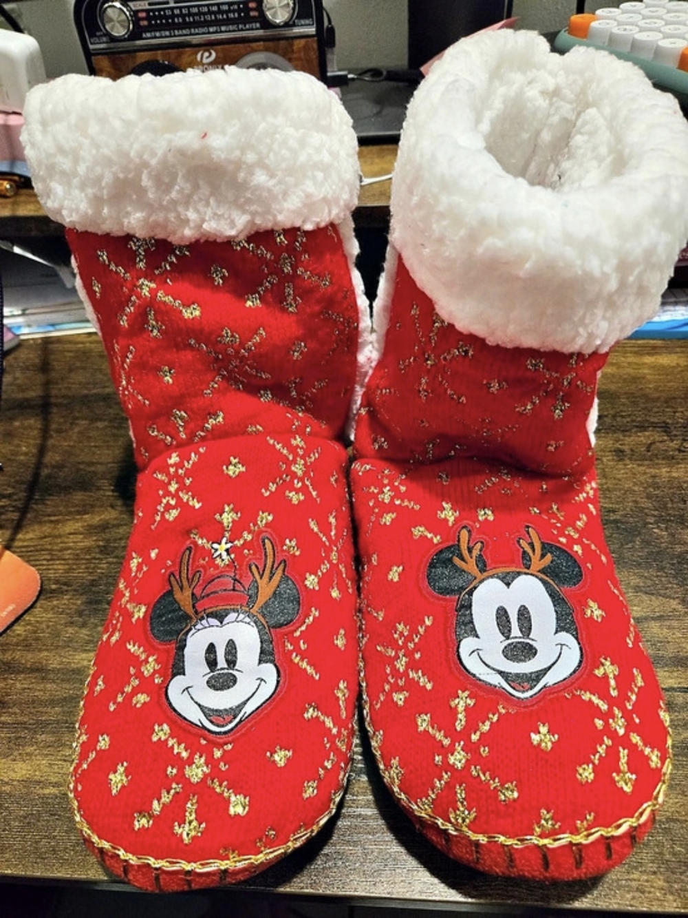 Disney Mickey & Minnie Mouse holiday slippers Red & White Slippers US L 9/10
